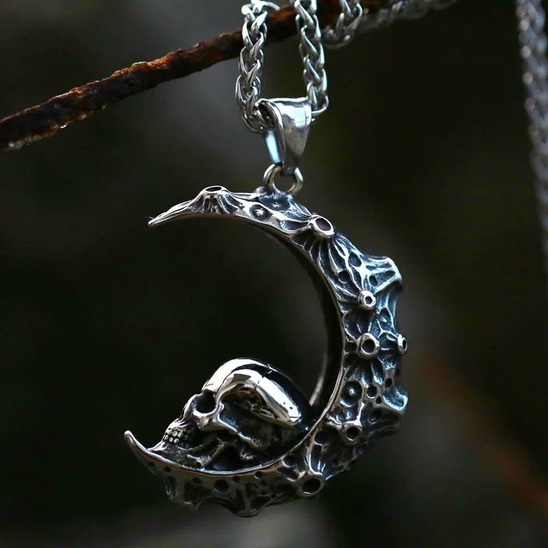 Collar Skull Moon